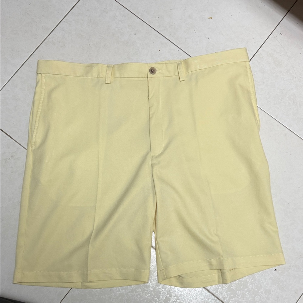 Haggar Men's Pale Yellow Flat Front Shorts